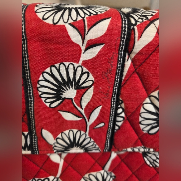 Vera Bradley Red Floral Crossbody Bag - Picture 3 of 6